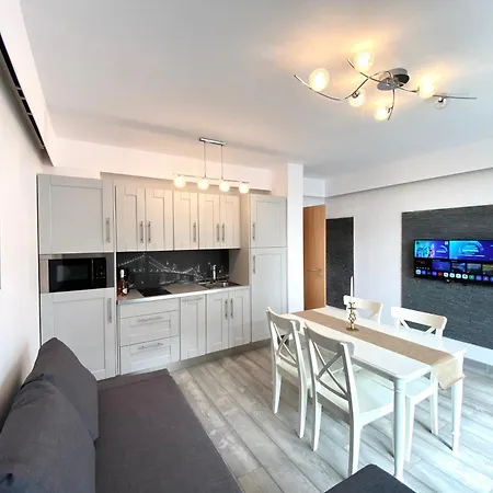 Apartamento Poppy's Braşov