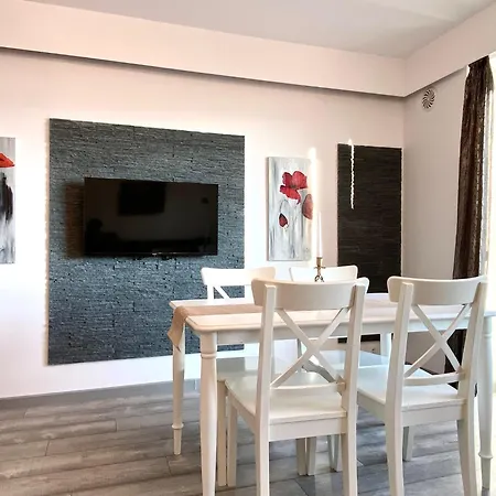 Poppy's * Braşov